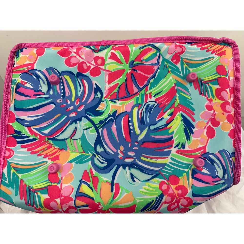 Lilly Pulitzer Insulated Beach Cooler, In The Bungalows Pattern - Picture 14 of 15